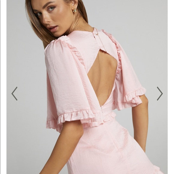 Showpo NWT Maricris open back bell sleeve frill mini dress dusty pink Sz 12 - Picture 3 of 7